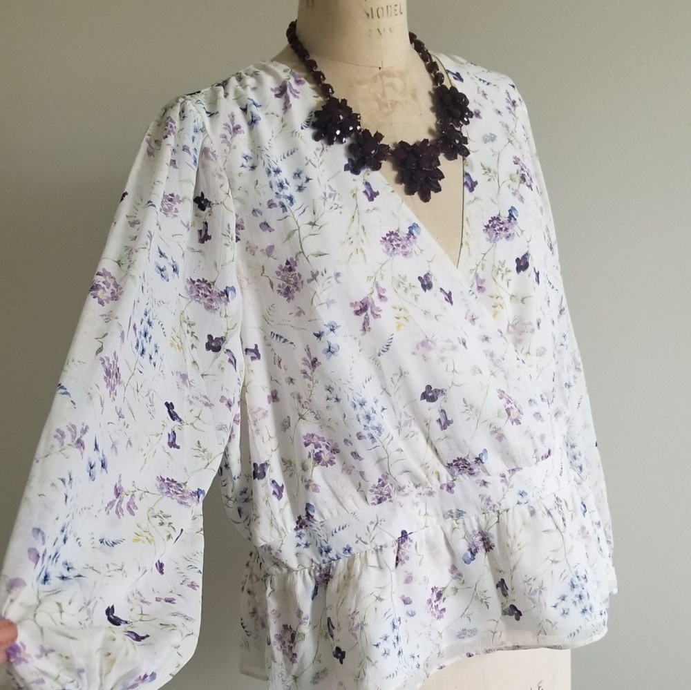 Floral peplum top - Picture 2 of 13